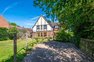 Bearley Road, Snitterfield
